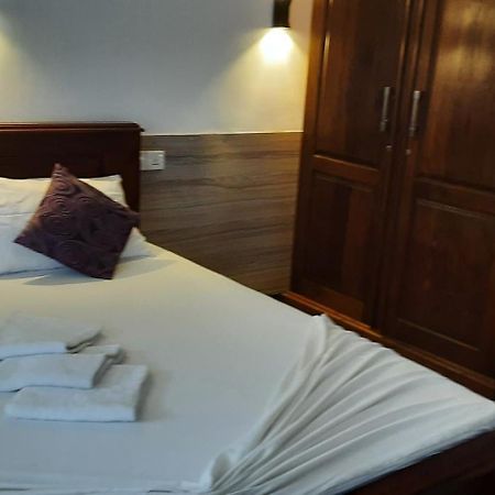 Bambos Appartement Hikkaduwa Buitenkant foto